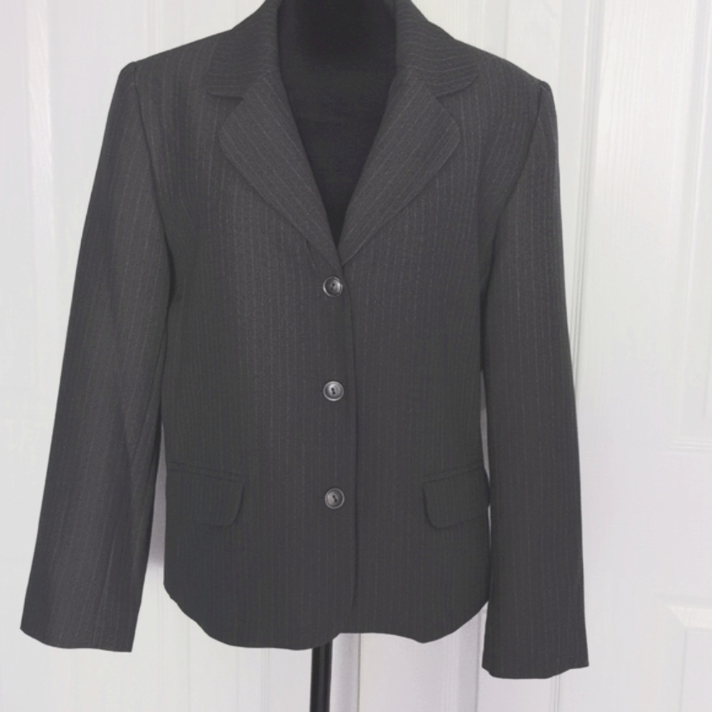 Alfred Dunner Gray Pinstriped Blazer Notched Lapels and Structured Shoulders 10P